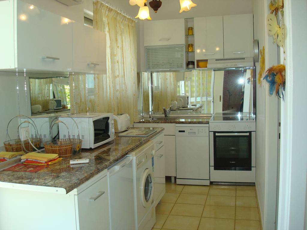 Pipitsa'S Apartments Roda  Luaran gambar